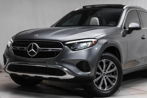 Selenite Grey Metallic 2023 Mercedes-Benz GLC 300 4MATIC