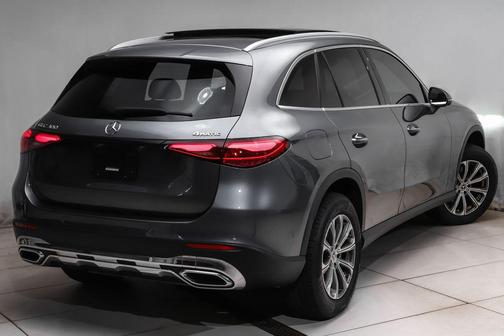 Selenite Grey Metallic 2023 Mercedes-Benz GLC 300 4MATIC
