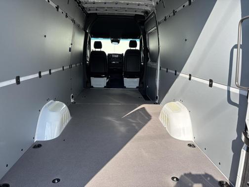 2025 Mercedes-Benz Sprinter 2500 High Roof
