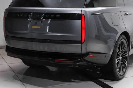 Eiger Grey Metallic 2025 Land Rover Range Rover P530 SE