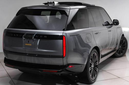 Eiger Grey Metallic 2025 Land Rover Range Rover P530 SE