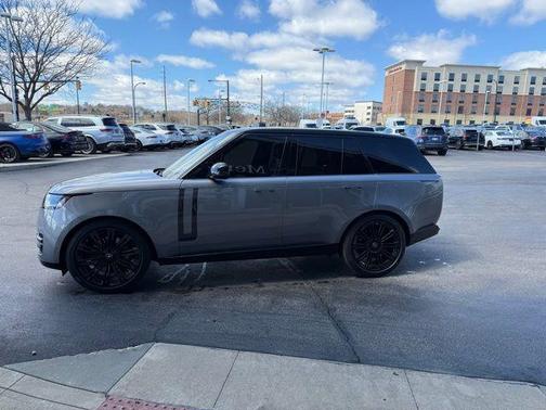 Eiger Gray Metallic 2025 Land Rover Range Rover SE