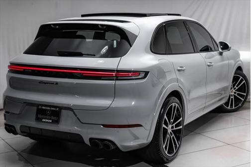 2024 Porsche Cayenne S