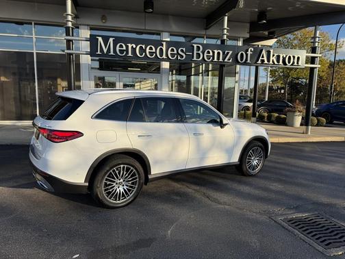 2025 Mercedes-Benz GLC 300 4MATIC