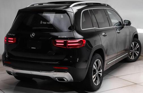 Night Black 2026 Mercedes-Benz GLB 250 4MATIC