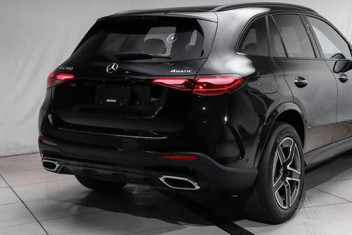 2026 Mercedes-Benz GLC 300 4MATIC