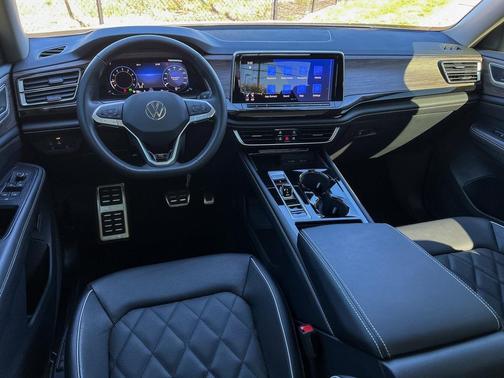 2025 Volkswagen Atlas 2.0T SEL Premium R-Line 4MOTION