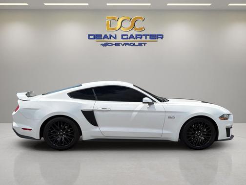 Oxford White 2020 Ford Mustang GT Premium