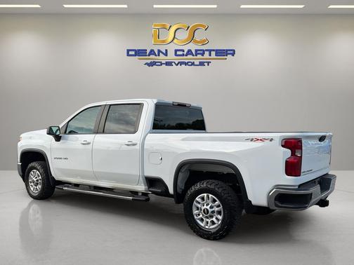 Summit White 2022 Chevrolet Silverado 2500 LT