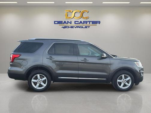 Magnetic Metallic 2017 Ford Explorer XLT