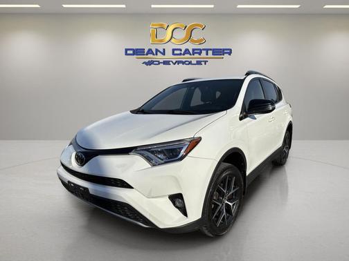 Super White 2018 Toyota RAV4 SE
