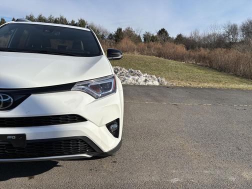 2018 Toyota RAV4 SE