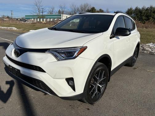 2018 Toyota RAV4 SE
