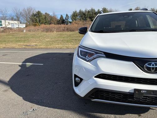 2018 Toyota RAV4 SE