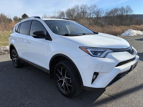 2018 Toyota RAV4 SE