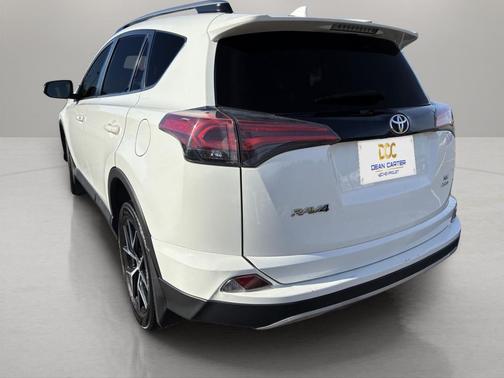 2018 Toyota RAV4 SE