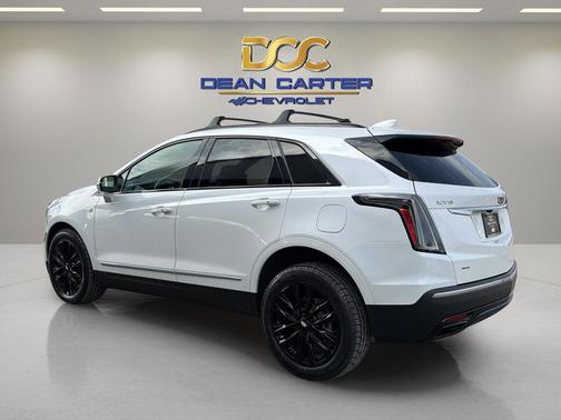 Crystal White Tricoat 2021 Cadillac XT5 Sport