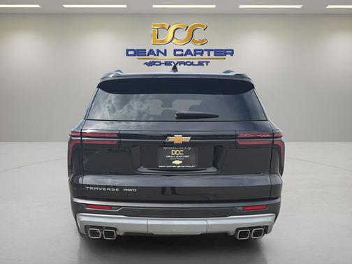 Mosaic Black Metallic 2025 Chevrolet Traverse LT