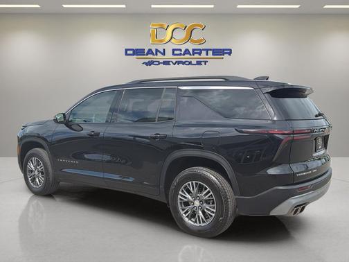 Mosaic Black Metallic 2025 Chevrolet Traverse LT