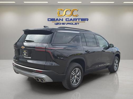 Mosaic Black Metallic 2025 Chevrolet Traverse LT