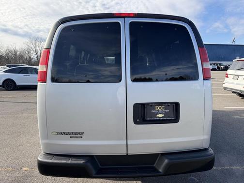 2016 Chevrolet Express 2500 LS