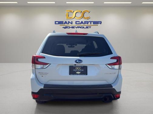 Crystal White Pearl 2020 Subaru Forester Base