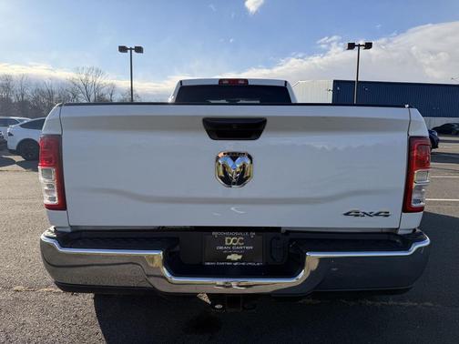 2020 RAM 3500 Big Horn Crew Cab 4x4 8' Box