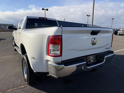 2020 RAM 3500 Big Horn Crew Cab 4x4 8' Box