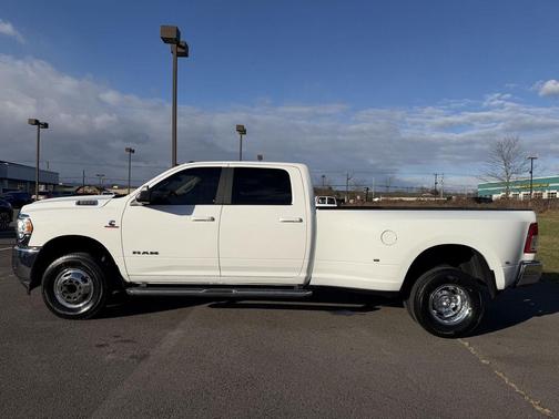 2020 RAM 3500 Big Horn Crew Cab 4x4 8' Box