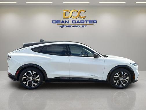 Star White Metallic Tri-Coat 2021 Ford Mustang Mach-E Premium