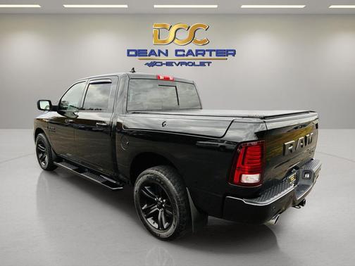 2018 RAM 1500 Night Crew Cab 4x4 5'7' Box