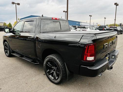 2018 RAM 1500 Night Crew Cab 4x4 5'7' Box