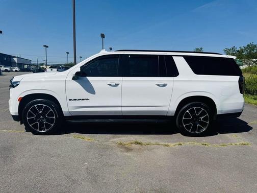 2023 Chevrolet Suburban RST