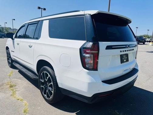 2023 Chevrolet Suburban RST