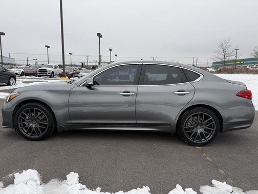 2017 INFINITI Q70 3.7X