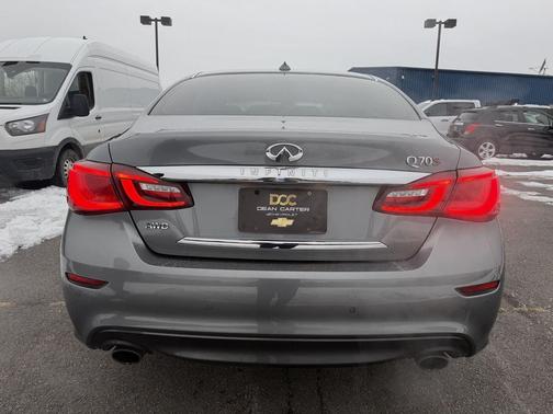 2017 INFINITI Q70 3.7X