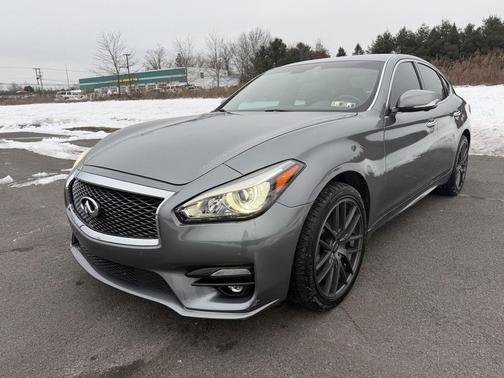 2017 INFINITI Q70 3.7X