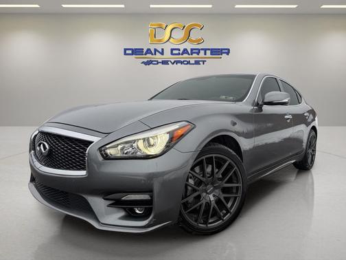 2017 INFINITI Q70 3.7X