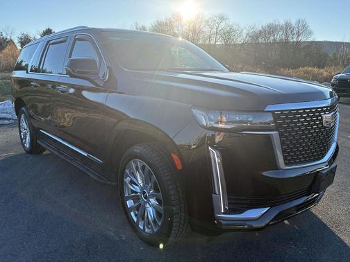 2022 Cadillac Escalade ESV Premium Luxury