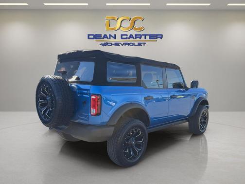Velocity Blue Metallic 2022 Ford Bronco Base