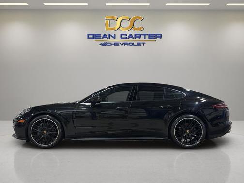 2017 Porsche Panamera 4