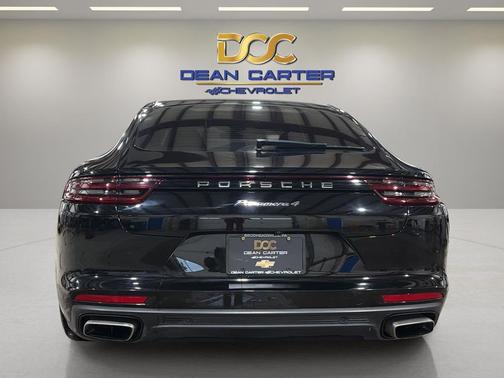 2017 Porsche Panamera 4