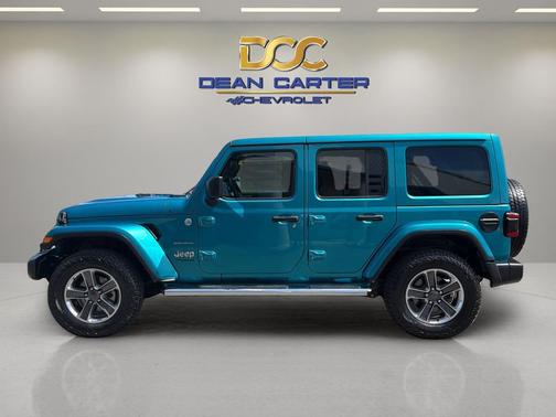 Bikini Pearlcoat 2019 Jeep Wrangler Unlimited Sahara