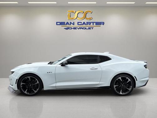 Summit White 2021 Chevrolet Camaro RWD Coupe LT1