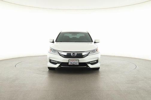 Photo 3 of 22 of 2017 Honda Accord Sport
