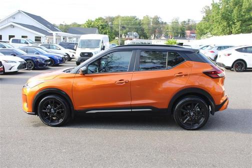 2023 Nissan Kicks SR