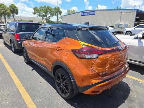 2023 Nissan Kicks SR
