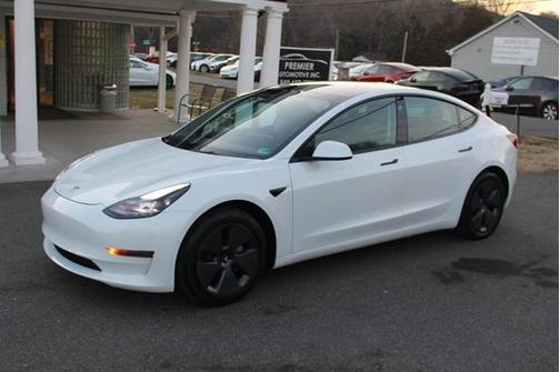 2022 Tesla Model 3 Standard Range