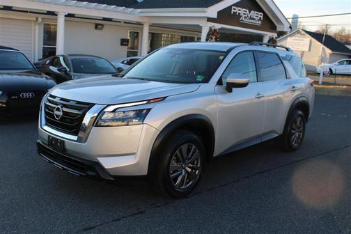 2024 Nissan Pathfinder SV 4WD