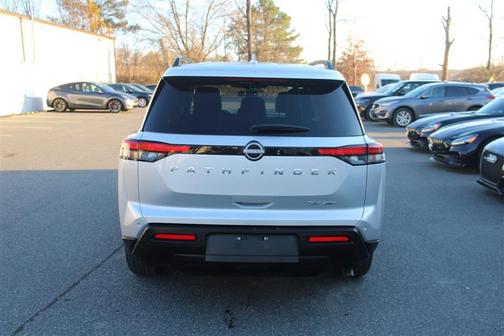 2024 Nissan Pathfinder SV 4WD